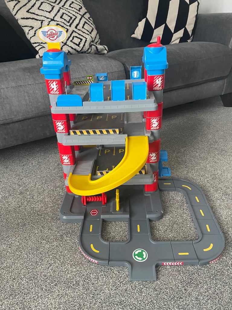 Childs Toy Parking/Garage Playset
