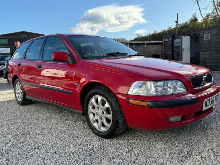 image for 2000 Volvo V40 1.8 XS 5dr [122bhp] ESTATE Petrol Manual
