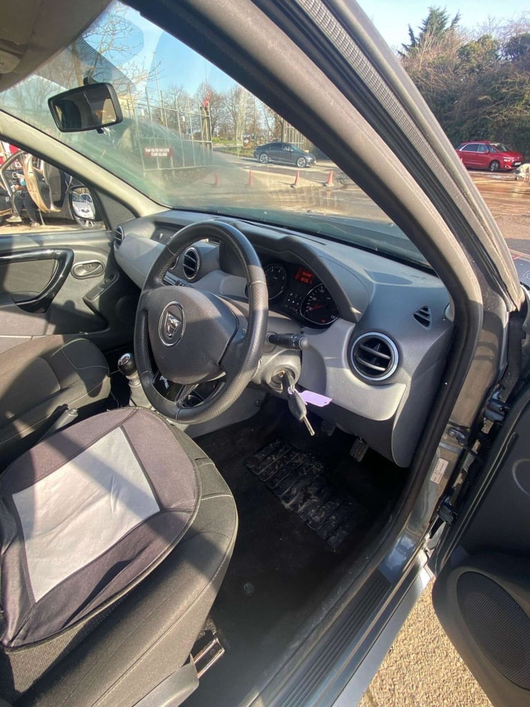 2013 Dacia Duster 1.5 dCi Laureate Euro 5 5dr SUV Diesel Manual
