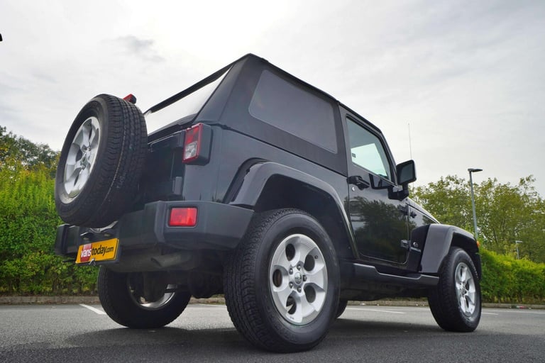 2015 Jeep Wrangler 2.8 CRD Overland 2dr Auto CONVERTIBLE DIESEL Automatic