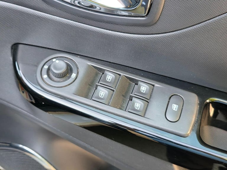 2015 Renault Captur 1.5 dCi ENERGY Dynamique S Nav Euro 6 (s/s) 5dr SUV Diesel Manual