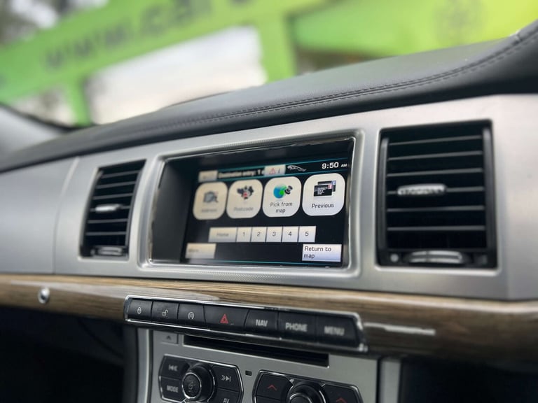 2013 Jaguar XF 2.2 XF Premium Luxury D Auto 4dr Saloon Diesel Automatic