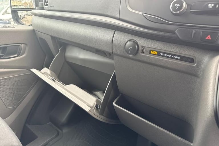 2025 Ford Transit 460 Leader L4 H3 ELWB High Roof 17 Seater Minibus RWD 2.0 EcoBlue 165ps, AI Min...