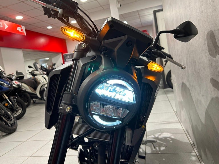 75/2025 Honda CB125R - ONLY 532 MILES!! - STUNNING!