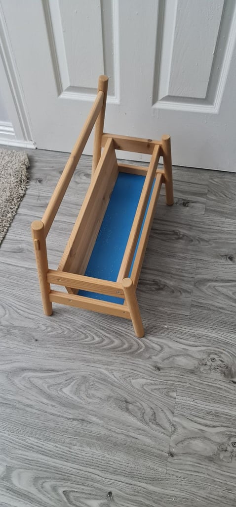 IKEA FLISAT book display