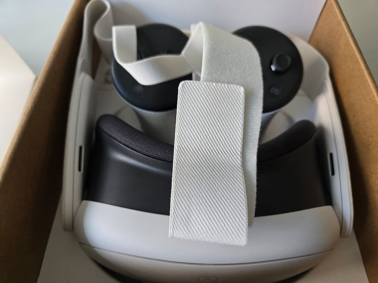 Meta Quest 3, mint condition, 18 month warranty (John Lewis)