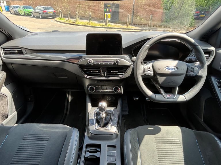 2021 Ford Focus 2.3T EcoBoost ST EDITION. 1 OWNER  ONLY 7 000 MILES  FULL FORD