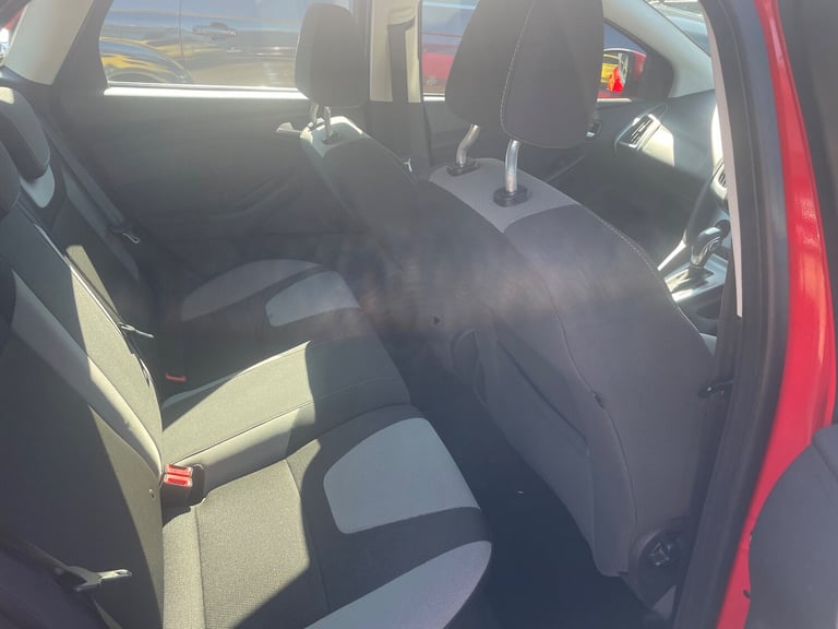 2013 Ford Focus 1.6 125 Zetec 5dr Powershift Petrol