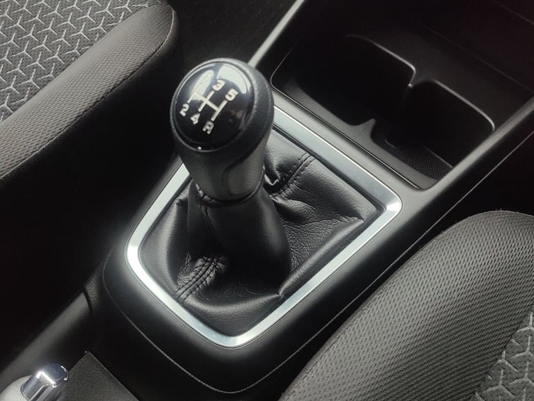 SUZUKI SWIFT; HYBRID; APPLE &amp; ANDROID CAR PLAY; BLUE; ULEZ COMPLIANT;-5 DOOR;