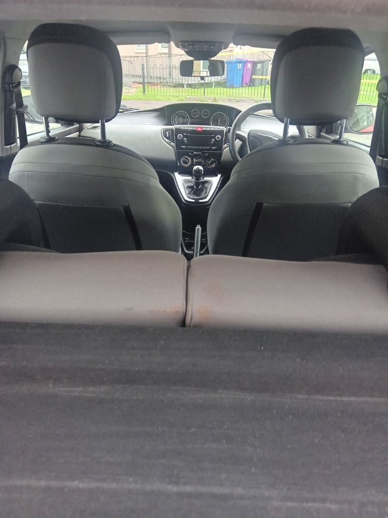 Chrysler, YPSILON, Hatchback, 2012, Manual, 1242 (cc), 5 doors