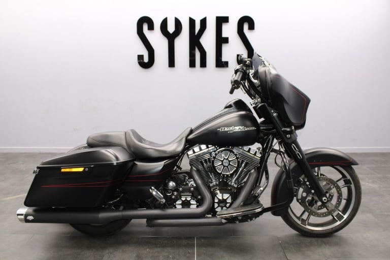 image for 2015 Harley-Davidson FLHXS Touring Street Glide Special in Black Denim 