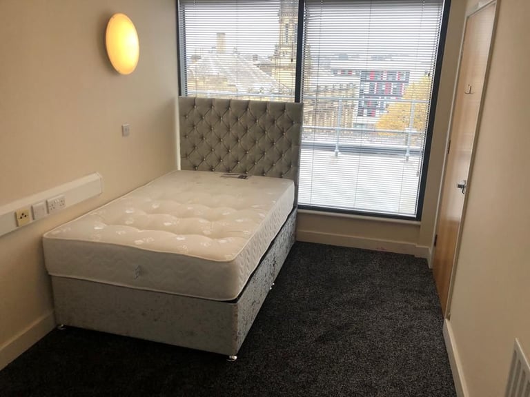1 bedroom in En-suite Rooms to Rent - The Imtiaz Malik Building, Great Horton Road, Bradford