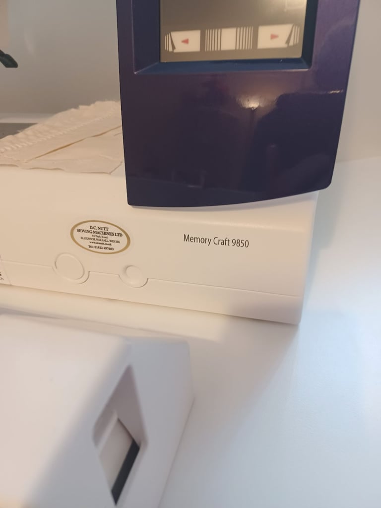 Janome MemoryCraft 9850 sewing/embroidery machine
