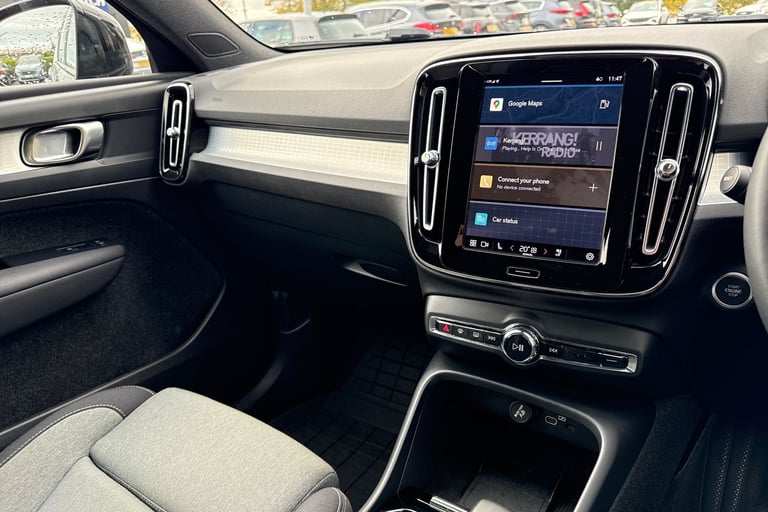 2023 Volvo XC40 2.0 B3 MHEV Plus DCT Auto Euro 6 (s/s) 5dr SUV PETROL Automatic