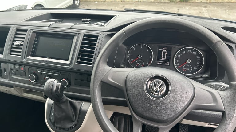 2018 Volkswagen Transporter T32 Swb Diesel 2.0 BiTDI BMT 199 Startline Window Van DSG Window Van ...