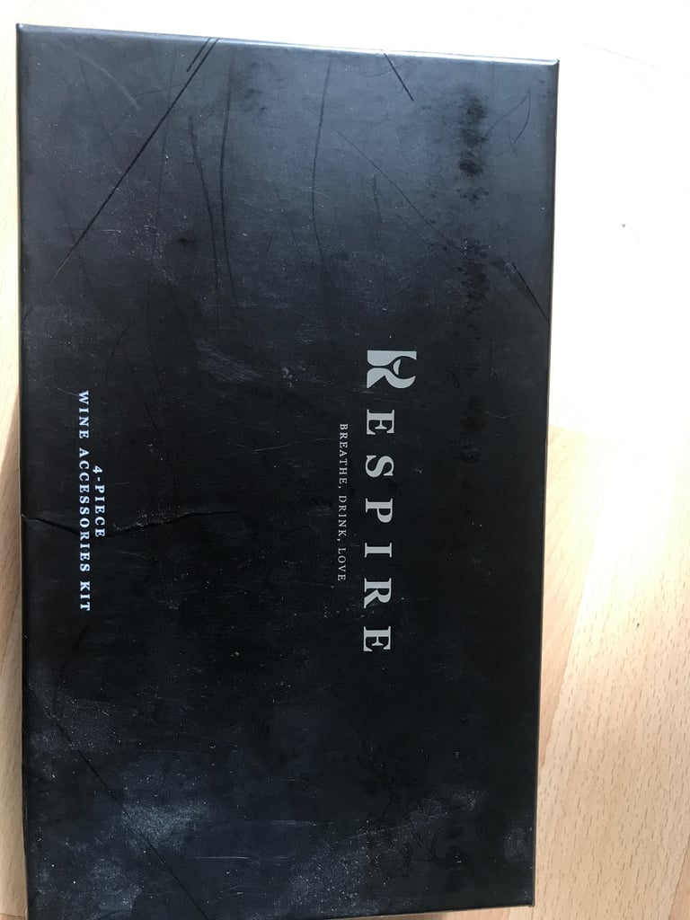 image for RESPIRE wine accessory set