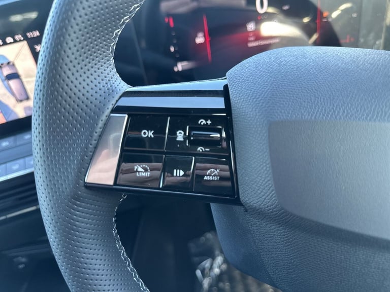 2025 Vauxhall Astra Astra 1.2 Turbo 130 Ultimate 5Dr Estate Estate Petrol Manual