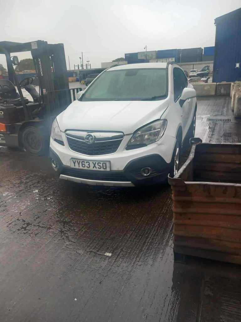 VAUXHALL MOKA MK1 WHITE PARTS AND SPARE