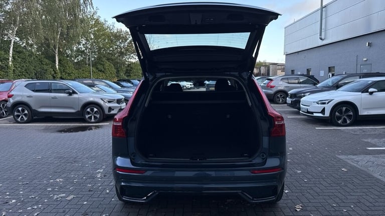 2024 Volvo XC60 Plus, B5 AWD Mild hybrid, Petrol, Dark Estate Petrol Automatic