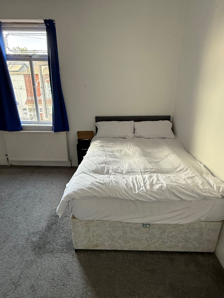 HMO Rooms to let available DSS and benefit tenants accepted. Room in shared house In Birmingham