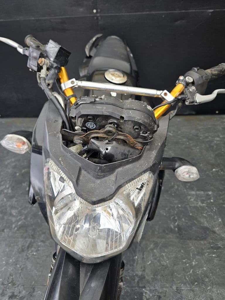 YAMAHA YS 125 PROJECT BIKE LEARNER LEGAL 125cc HPI CLEAR