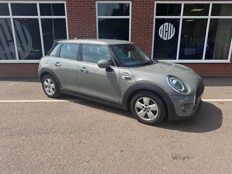 image for 2019 MINI Hatch 1.5 Cooper Classic Auto 5dr Hatchback Petrol Automatic