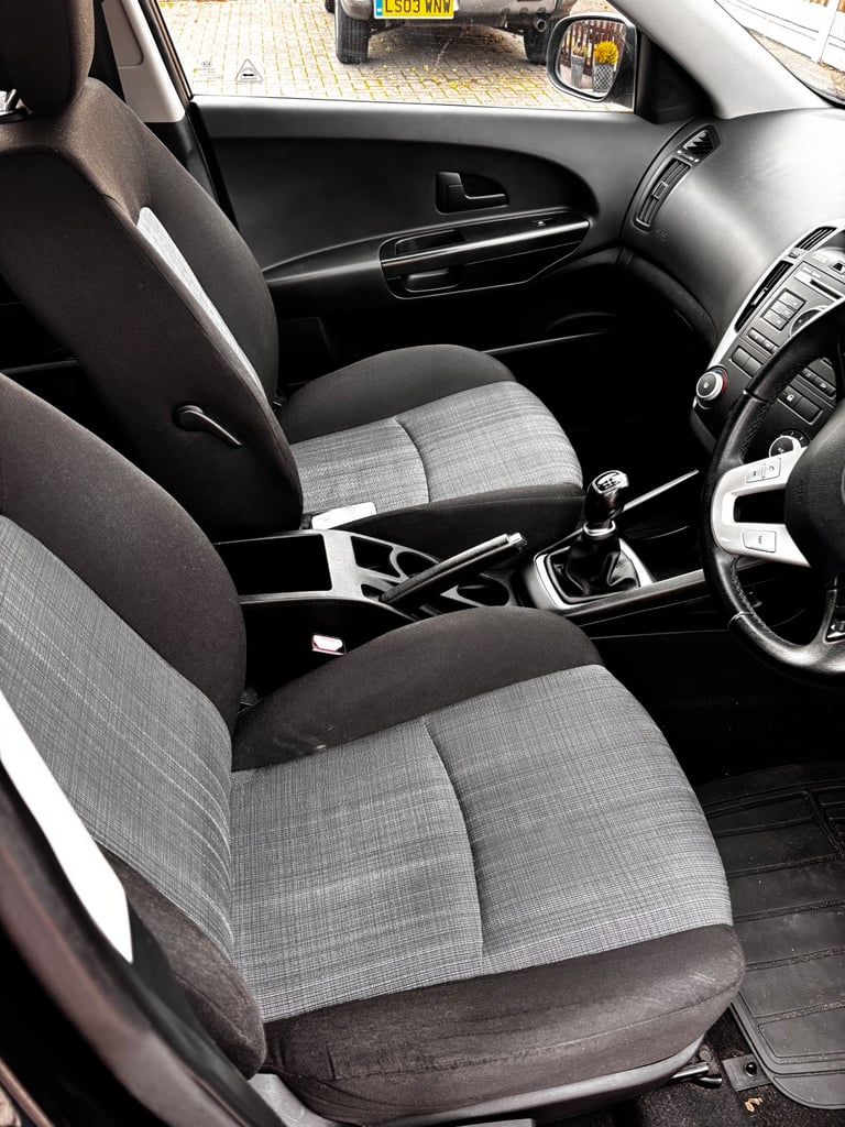 Kia, CEED, Hatchback, 2012, Manual, 1582 (cc), 5 doors