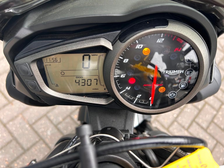 2020 Triumph STREET TRIPLE R LRH Naked PETROL Manual