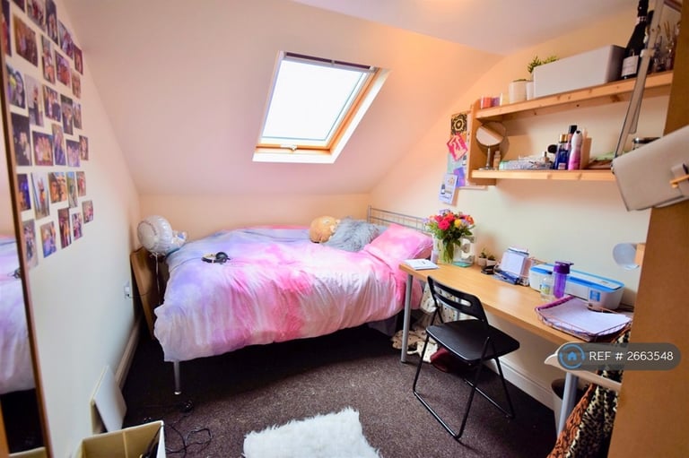 9 bedroom house in Russell Street, Cardiff, CF24 (9 bed) (#2663548)