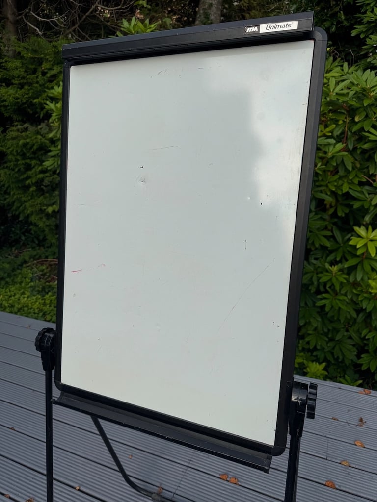 ITM Unimate A1 floor standing Flipchart and whiteboard