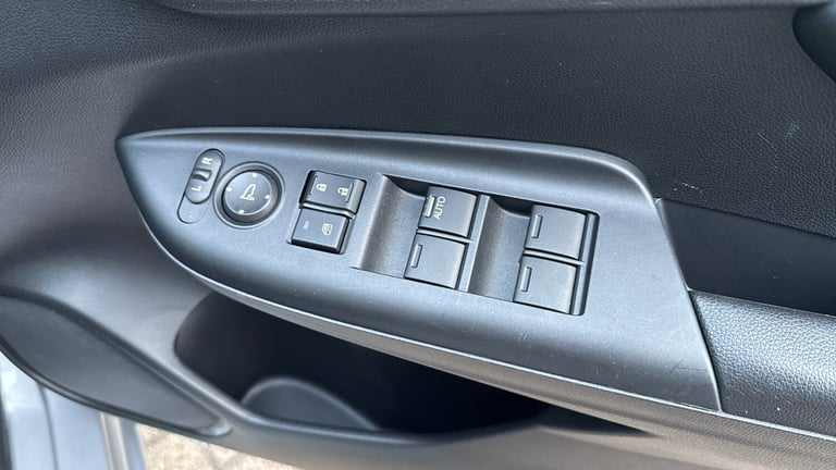 2018 Honda Jazz HONDA Jazz S 1.3 CVT i-vtec Hatchback Petrol Automatic