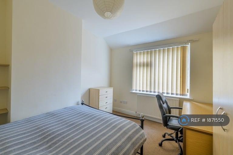 4 bedroom house in Finchley Road, Manchester, M14 (4 bed) (#1871550)