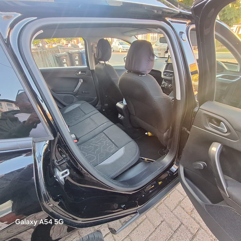 Peugeot, 2008, Hatchback, 2017, Manual, 1199 (cc), 5 doors