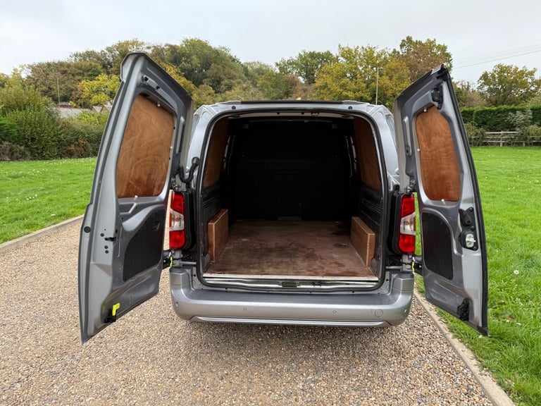 2019 Vauxhall Combo 1.5 Turbo D 2300 Sportive L2 H1 Euro 6 (s/s) 4dr PANEL VAN Diesel Manual