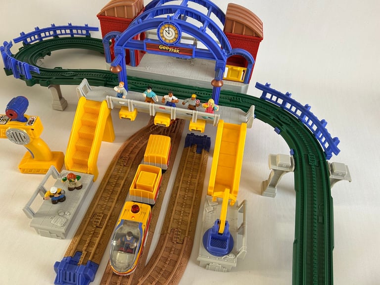 Bundle - Fisher Price Geo Trax, Tomica Hypercity 85400 