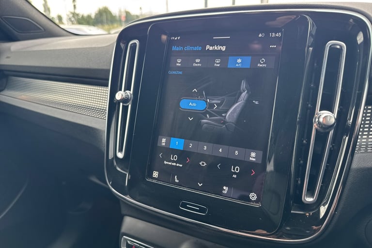  Volvo Xc40 P8 78kwh First Edition Suv 5dr Electric Auto Awd 408 Ps Electric