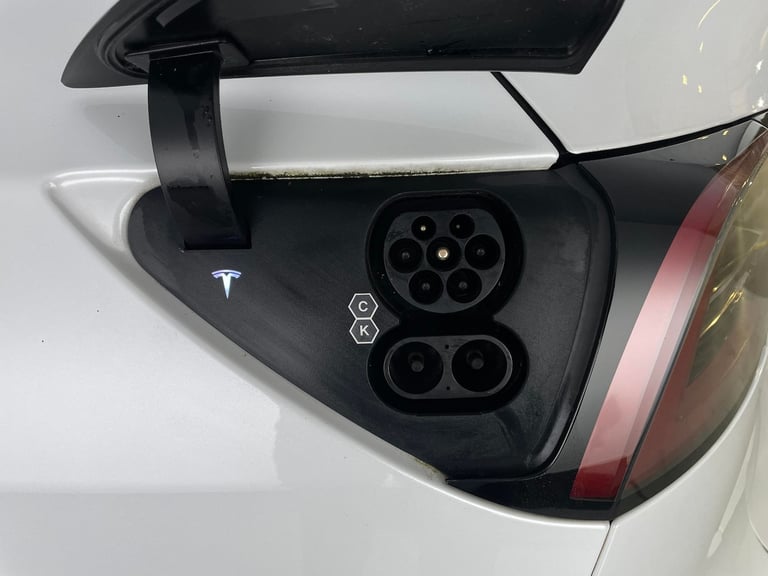 2022 Tesla Model Y (Dual Motor) Long Range SUV 5dr Electric Auto 4WDE (384 bhp) - REVERSE CAM  Su...