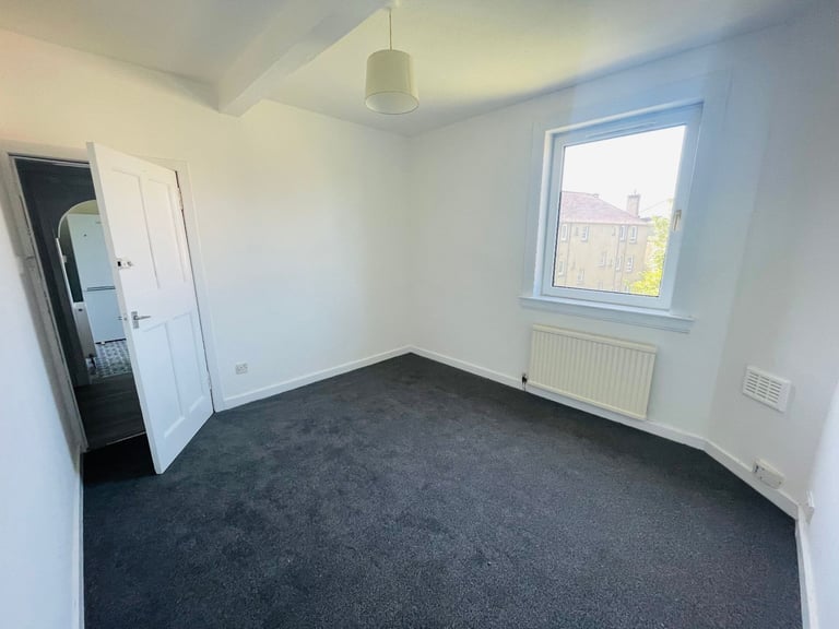 2 Bedroom Flat, Hutchison Crossway, Edinburgh