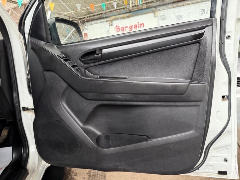 ISUZU D-MAX ISUZU 2.5 TD MANUAL MONSTER 5 2014