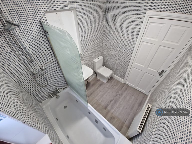 2 bedroom flat in Smisby Road, Ashby-De-La-Zouch, LE65 (2 bed) (#2639799)