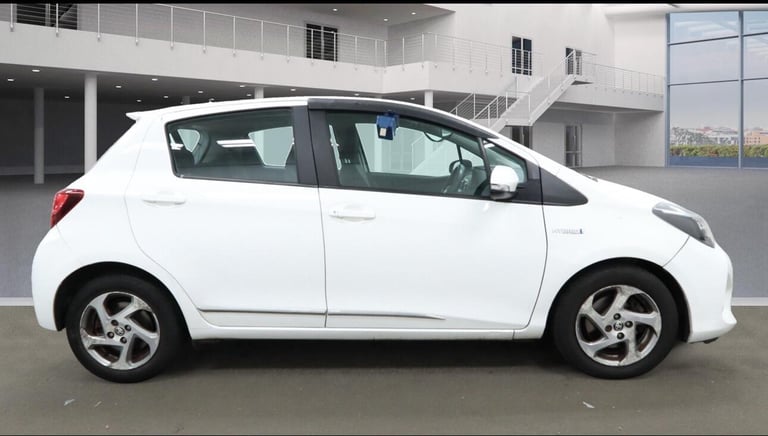  Toyota Yaris 1.5 VVT-h Icon E-CVT Euro 6 5dr Petrol/Electric Hybrid Automatic