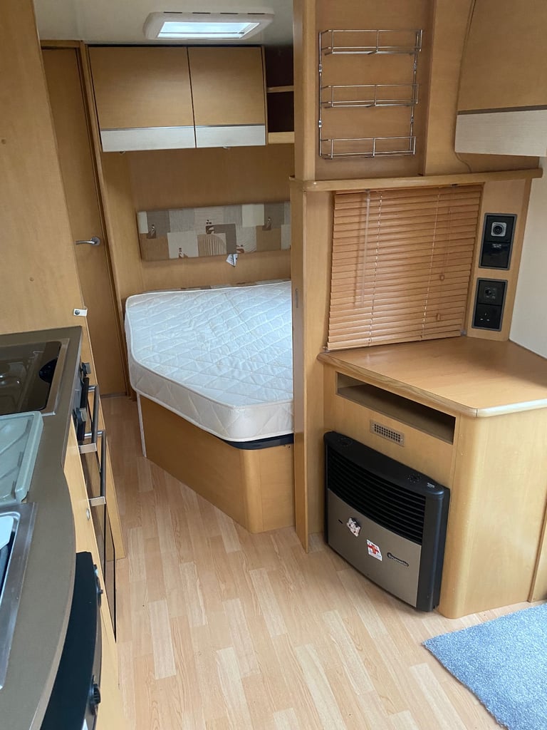 Baileys Pegasus 534 4 berth 2011 fixed bed end bathroom motor mover nice van 