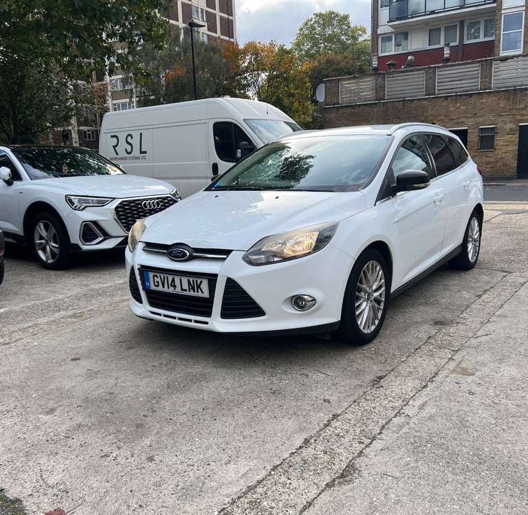image for Ford, FOCUS, Estate, 2014, Manual, 998 (cc), 5 doors