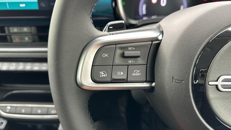 2025 Fiat 600 1.2 MHEV SUV 5dr Petrol Hybrid e-DCT Euro 6 (s/s) (100 ps) Automatic Hatchback Hybr...