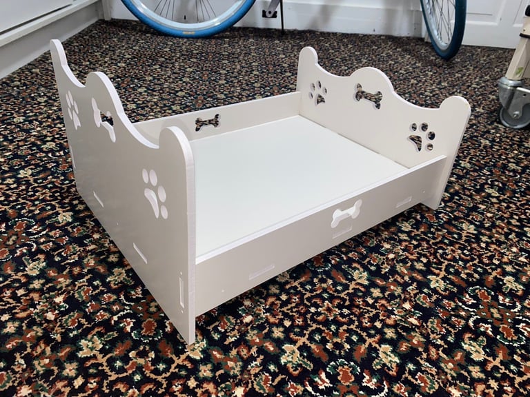 Cat wood bed brand new