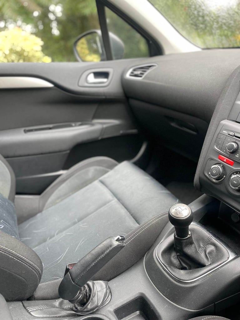 Citroen, C4, Hatchback, 2013, Manual, 1560 (cc), 5 doors