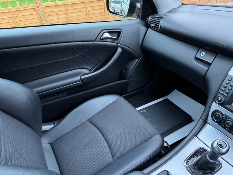 2010 Mercedes-Benz CLC Class CLC 180K SE 3dr Auto COUPE Petrol Automatic