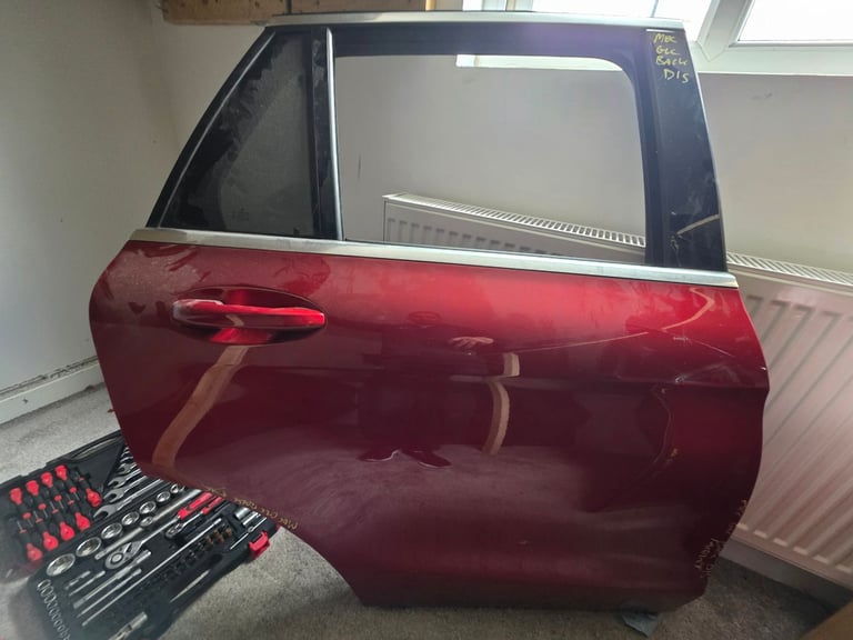 MERCEDES GLC CLASS X253 REAR BACK DOOR Driver Side  5 DOOR BREAKING PARTS