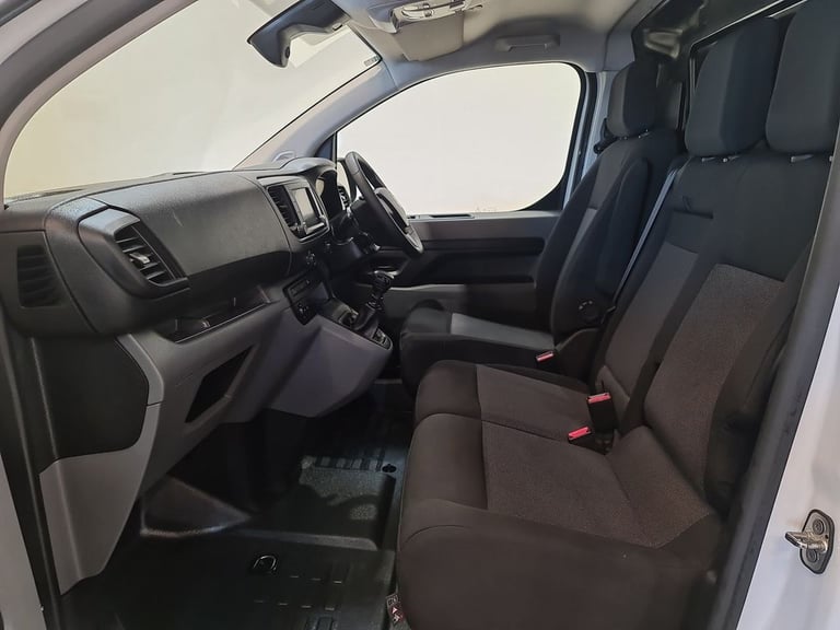 VAUXHALL VIVARO 1.5 TURBO D 2900 SPORTIVE P/V L2 H1 100 BHP LWB DIESEL