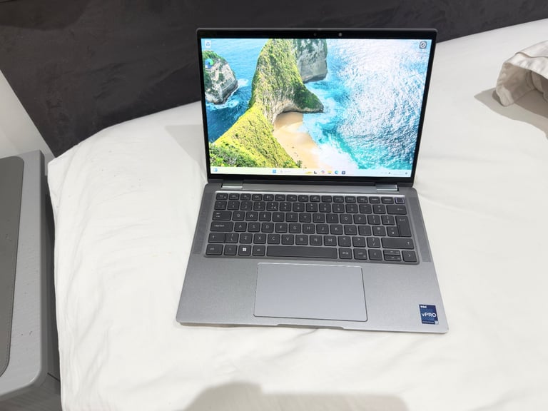 CAN HAND DELIVER, Cost £1607,warranty till jun 2027 Dell latitude 7340 2 in 1 touchscreen laptop i7